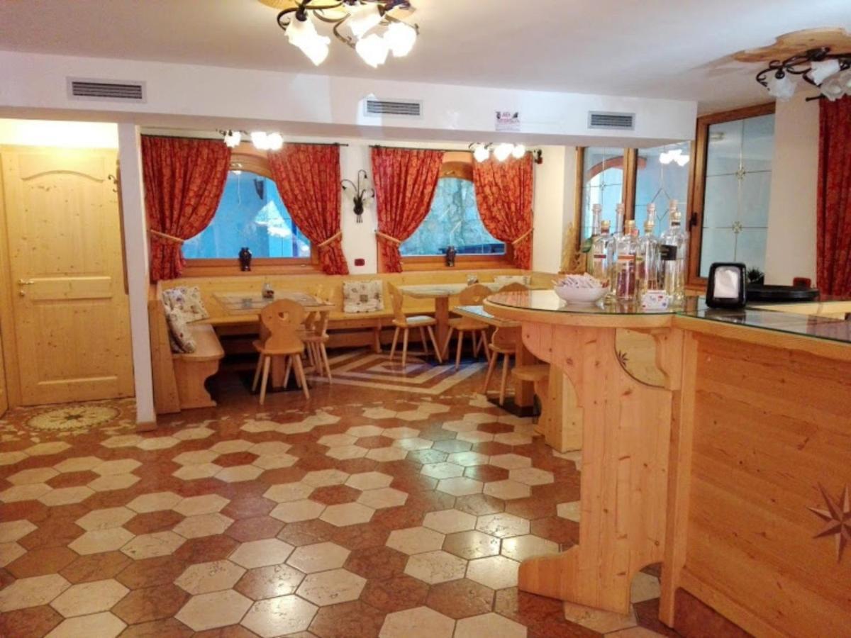 Hotel Dal Bracconiere Folgarida Kültér fotó