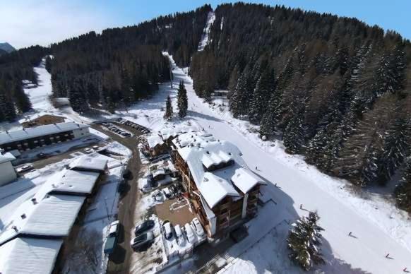 Hotel Dal Bracconiere Folgarida Kültér fotó