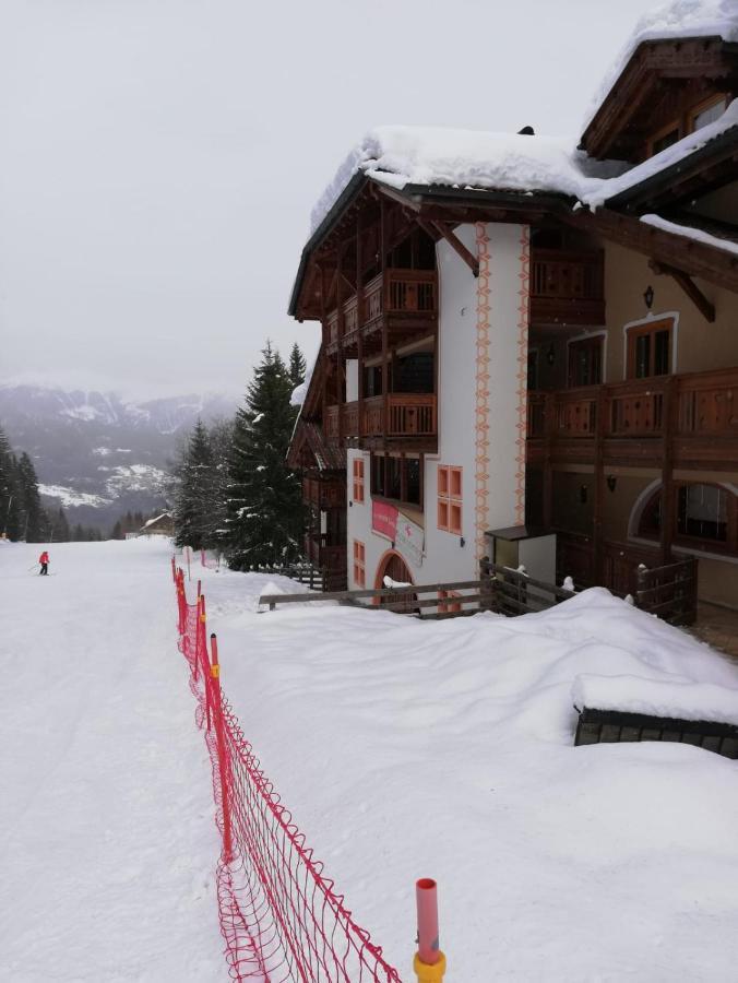 Hotel Dal Bracconiere Folgarida Kültér fotó